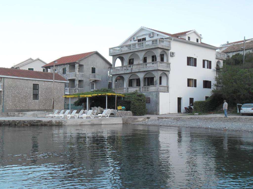 Apartments Petrovic Tivat Extérieur photo