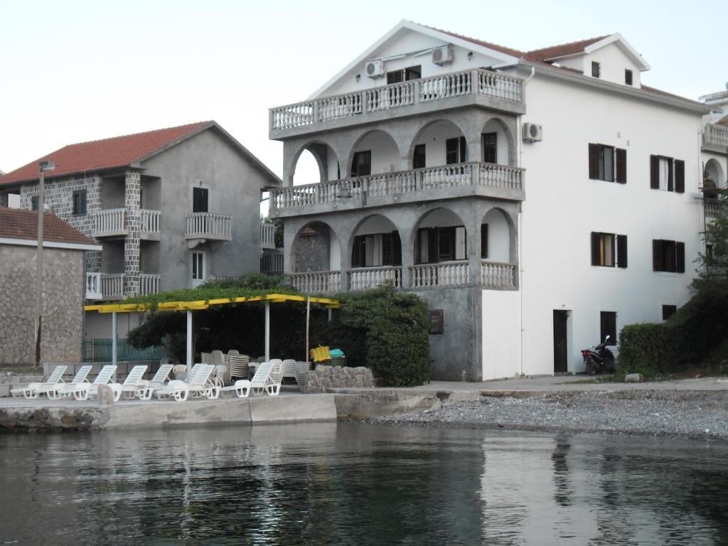 Apartments Petrovic Tivat Extérieur photo