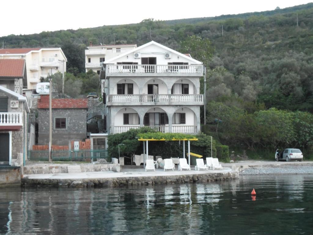 Apartments Petrovic Tivat Extérieur photo
